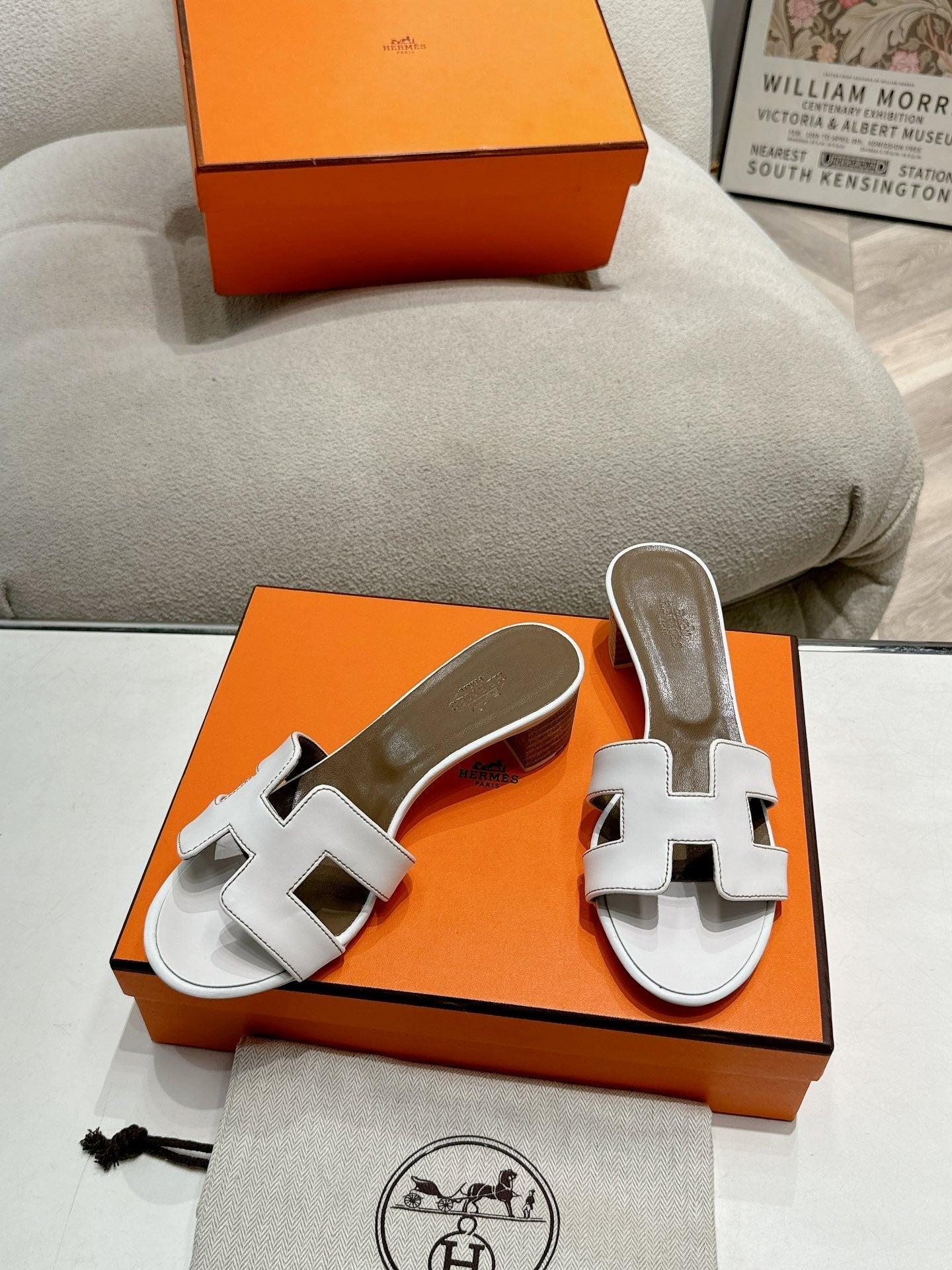 HERMES 0ASIS SANDAL WHITE MIX BROWN CALFSKIN CLASSIC