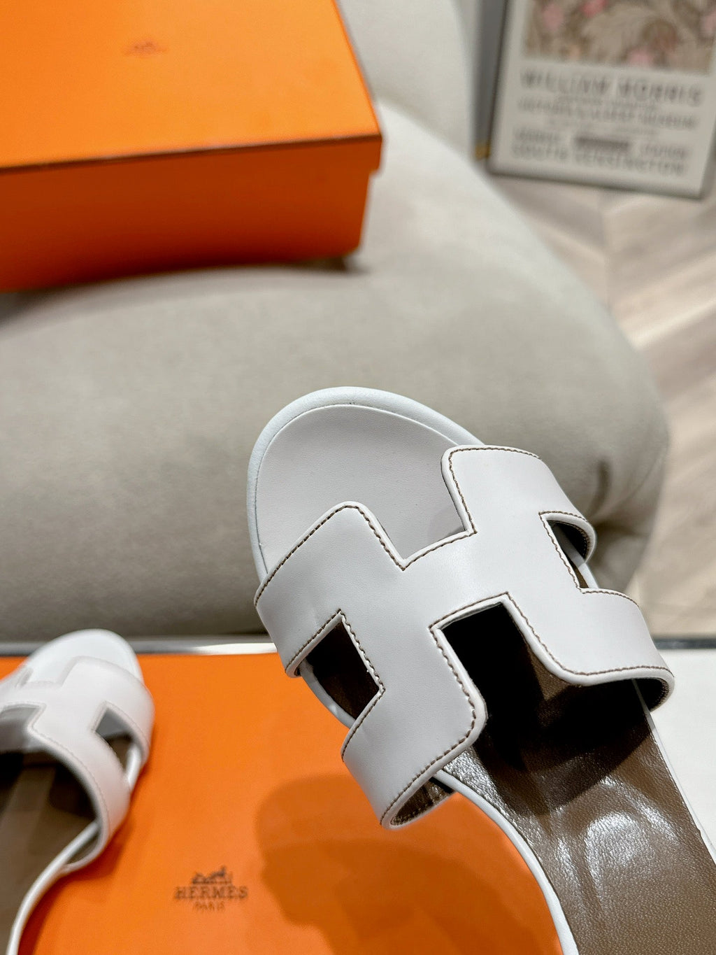 HERMES 0ASIS SANDAL WHITE MIX BROWN CALFSKIN CLASSIC