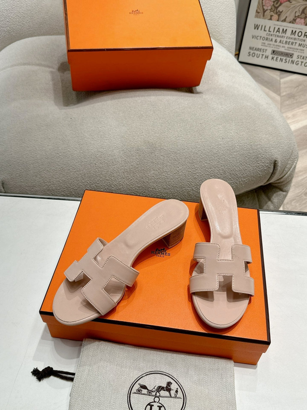 HERMES 0ASIS SANDAL PASTEL PINK CALFSKIN CLASSIC