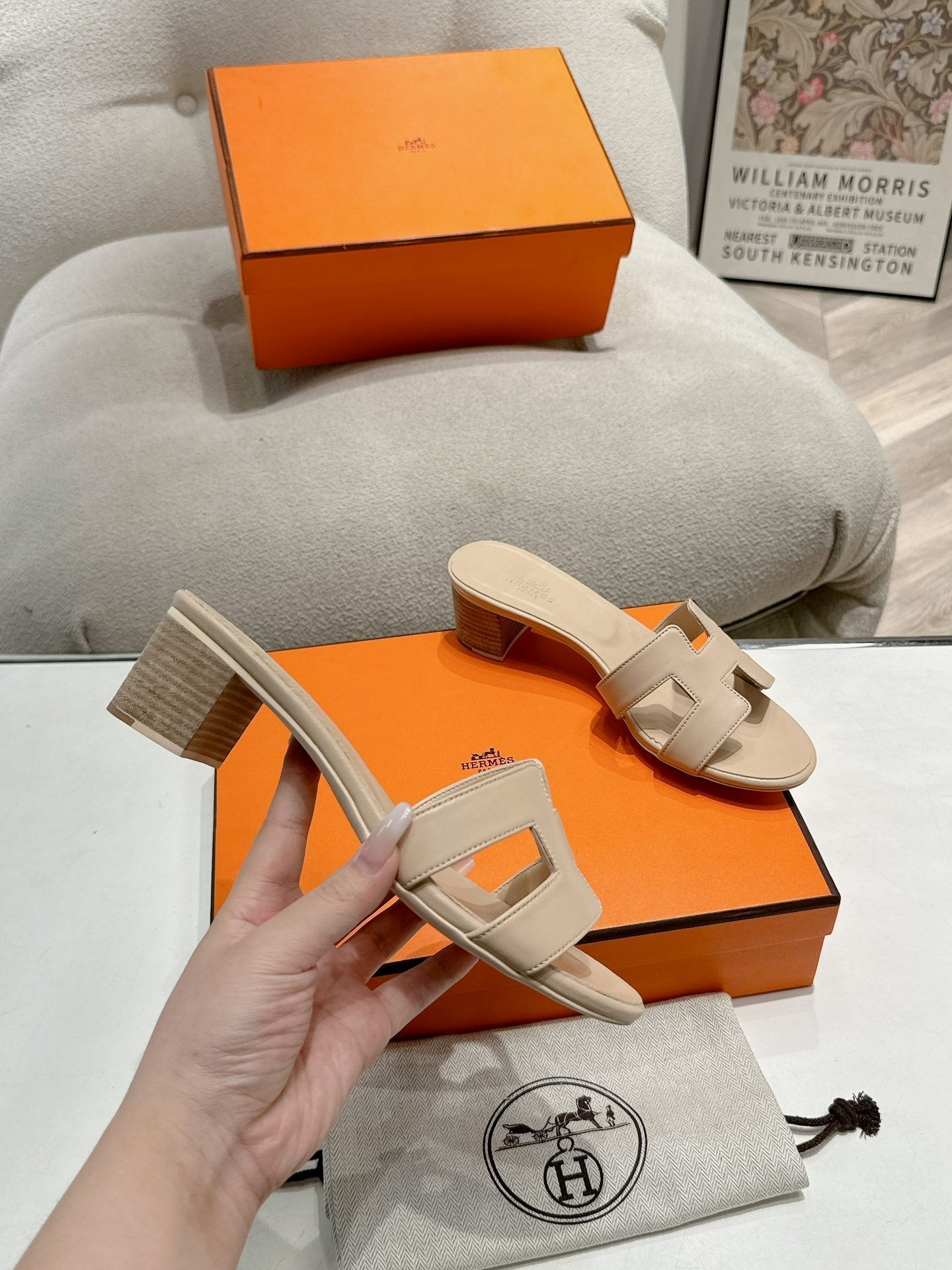 HERMES 0ASIS SANDAL WHITE CREAM CALFSKIN CLASSIC
