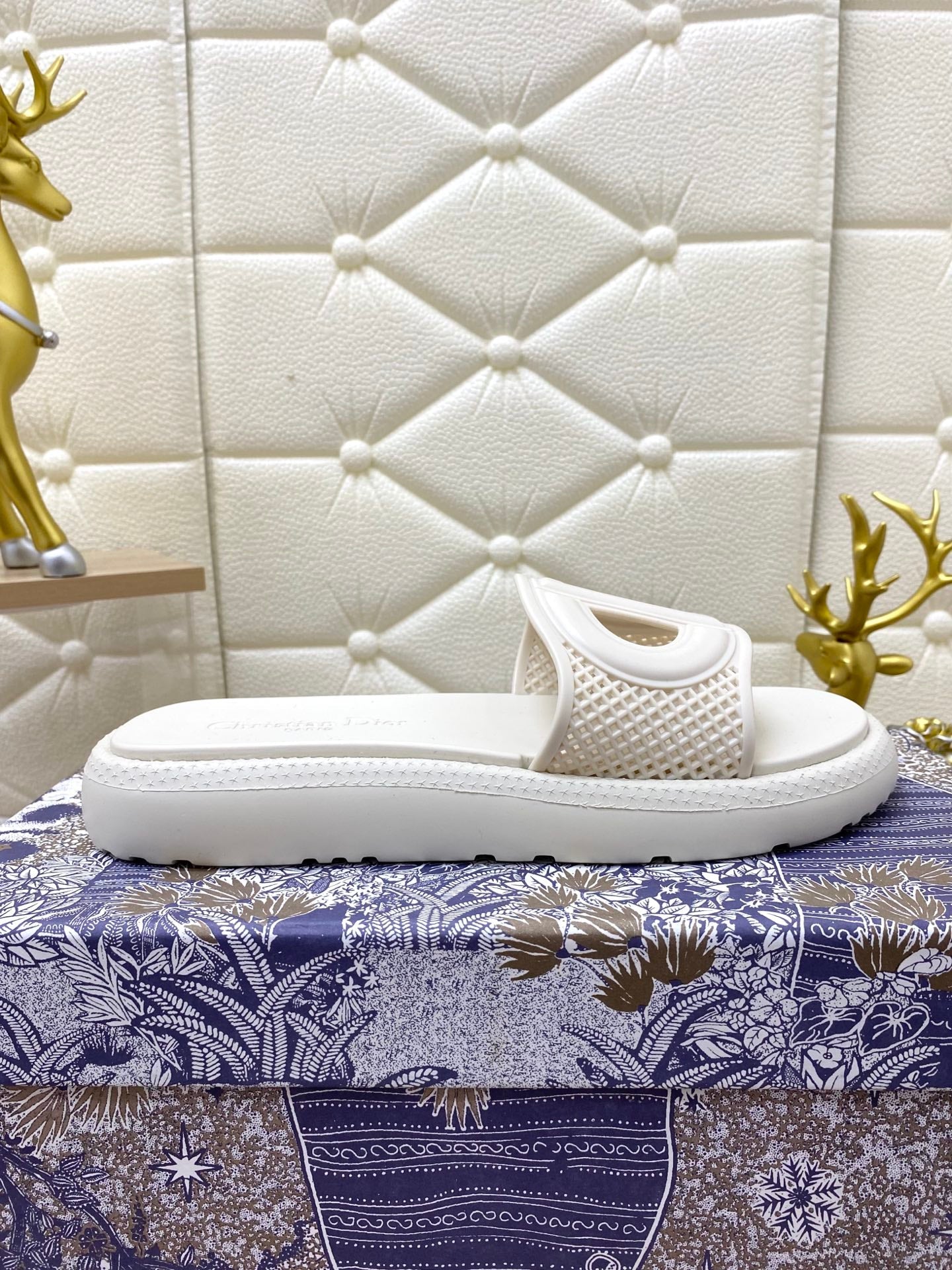 DIOR FLAT SLIDES 25S IN WHITE TPU