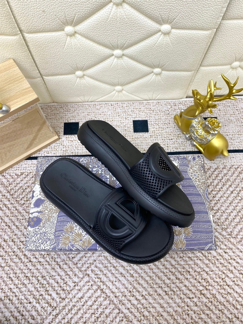 DIOR FLAT SLIDES 25S IN BLACK TPU