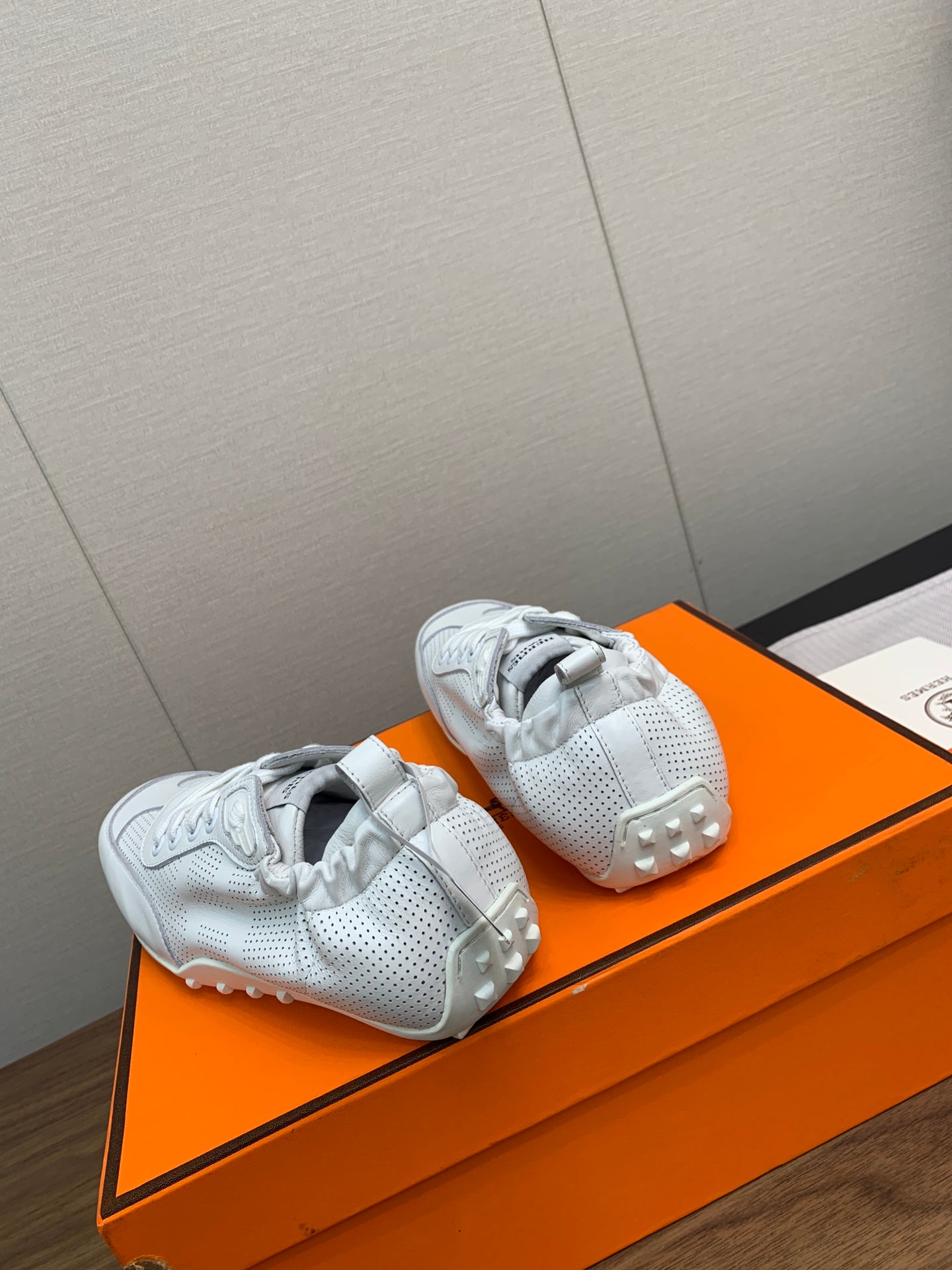 HERMES SKATEBOARD SHOES LIGHT GRAY CALFSKIN