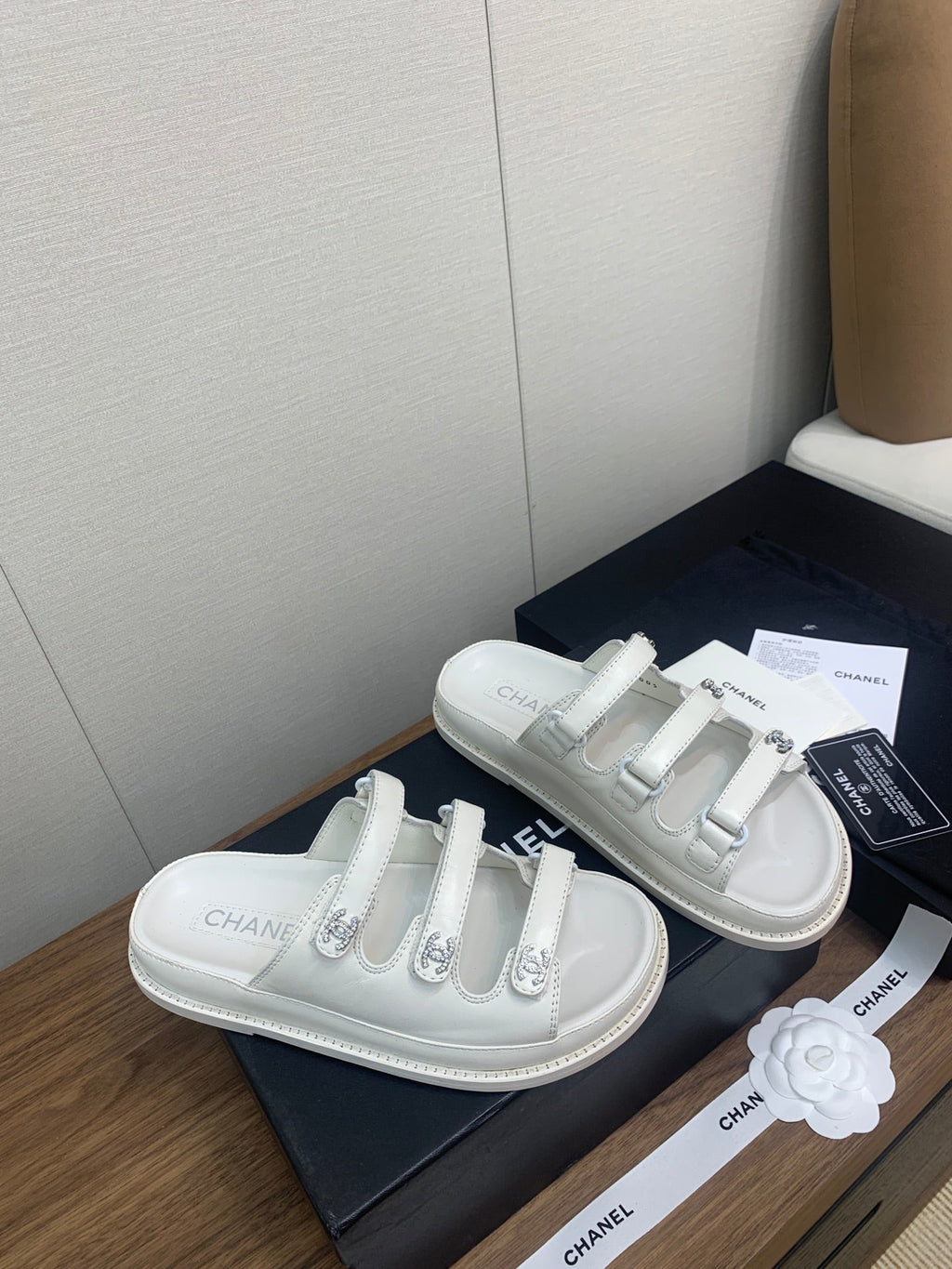 CHANEL DAD SANDAL IN WHITE LAMBSKIN MULE