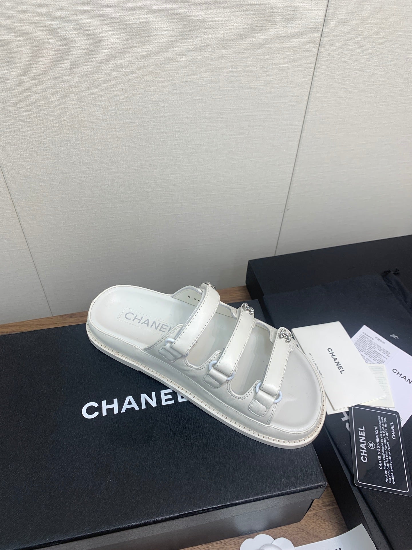 CHANEL DAD SANDAL IN WHITE LAMBSKIN MULE