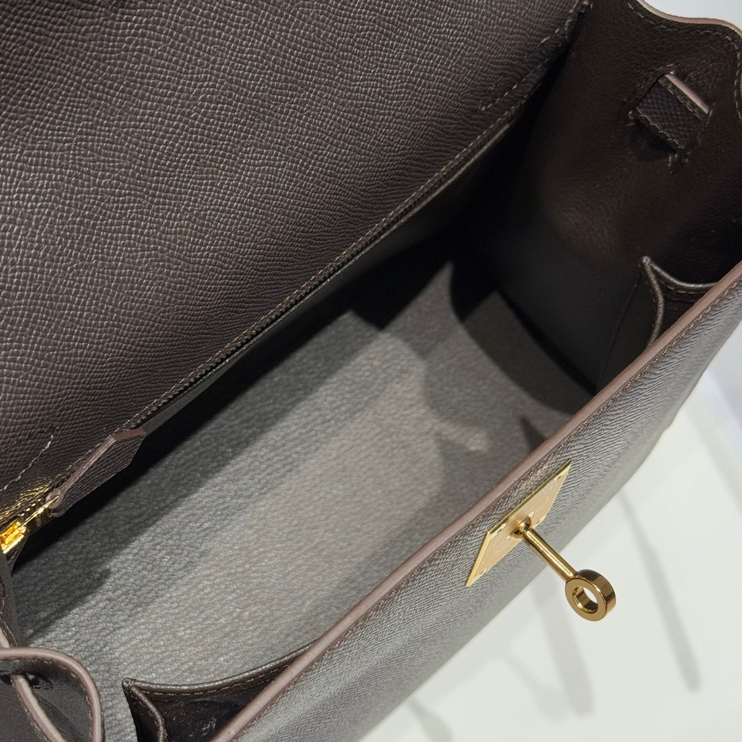 HERMES KELLY 28CM IN EBENE EPSOM CALFSKIN GOLD HARDWARE