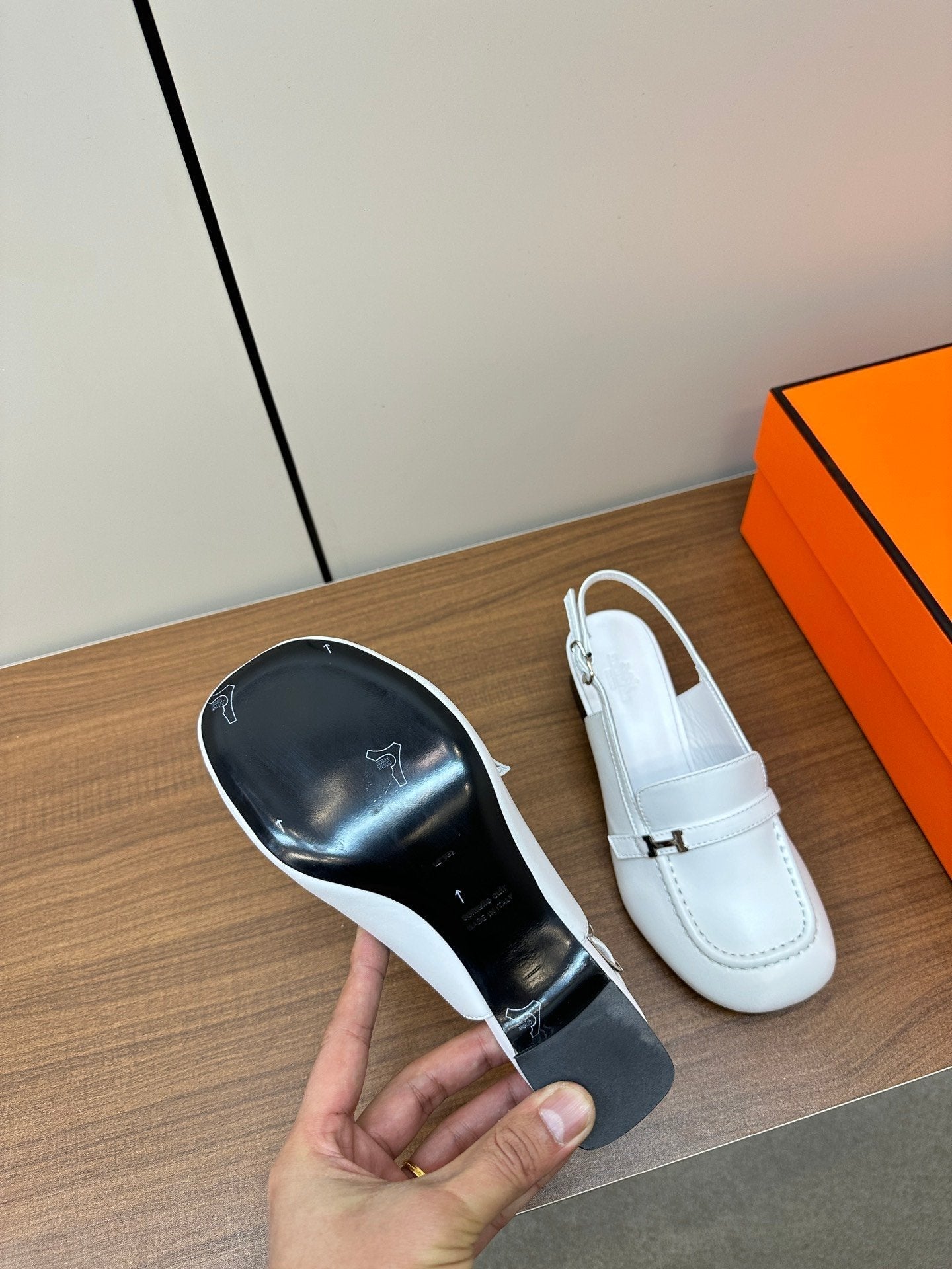 HERMES Infinie 50 pump white