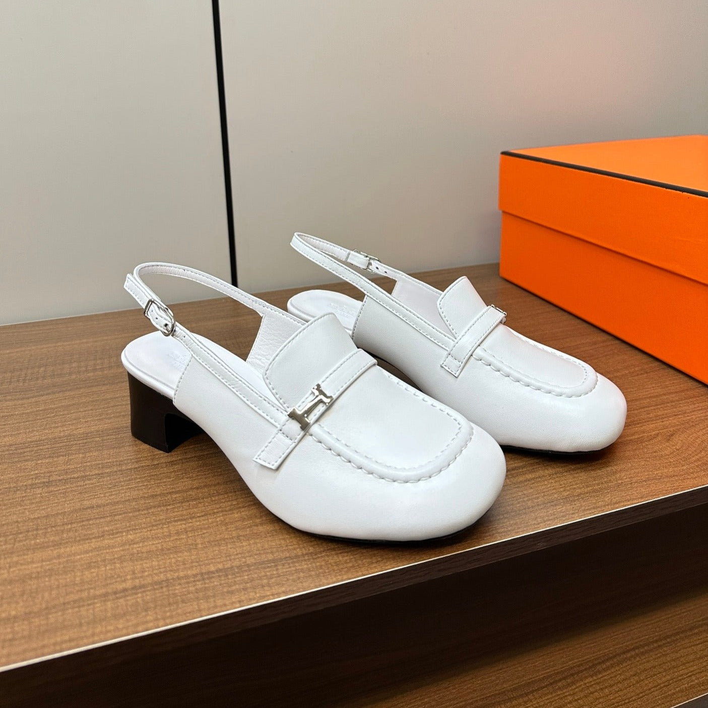 HERMES Infinie 50 pump white
