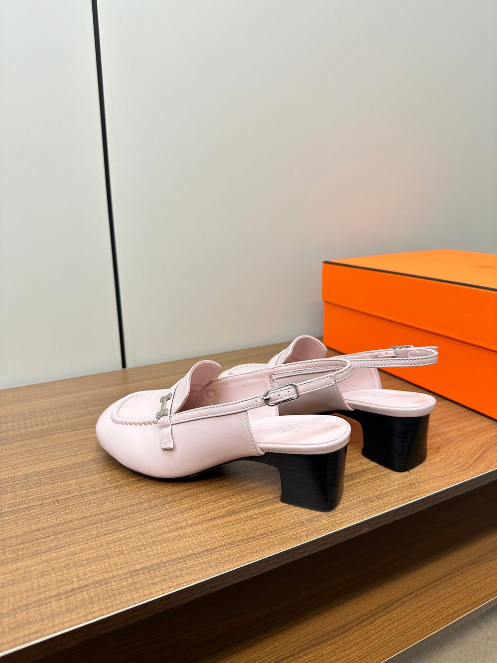 HERMES Infinie 50 pump light pink