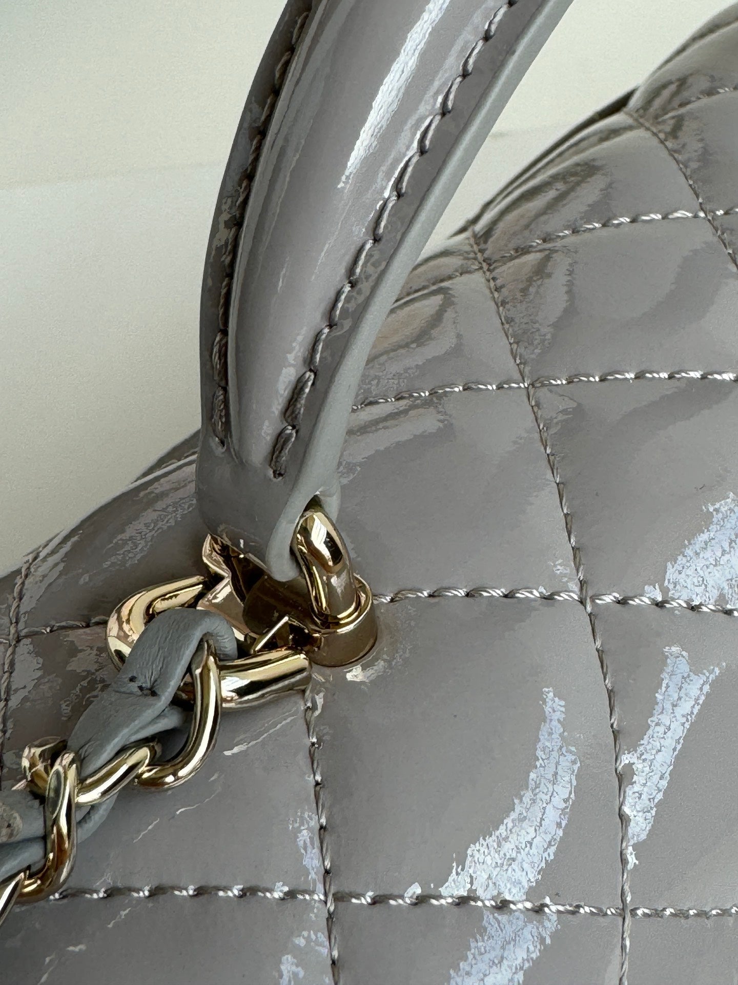 CHANEL MINI FLAP BAG 20 IN LIGHT GRAY GLOSSY CALFSKIN GOLD HARDWARE
