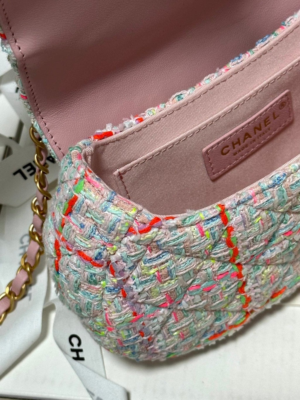 CHANEL MINI 21 FLAP BAG IN LIGHT PINK MIX COLORFUL WOOL TWEED