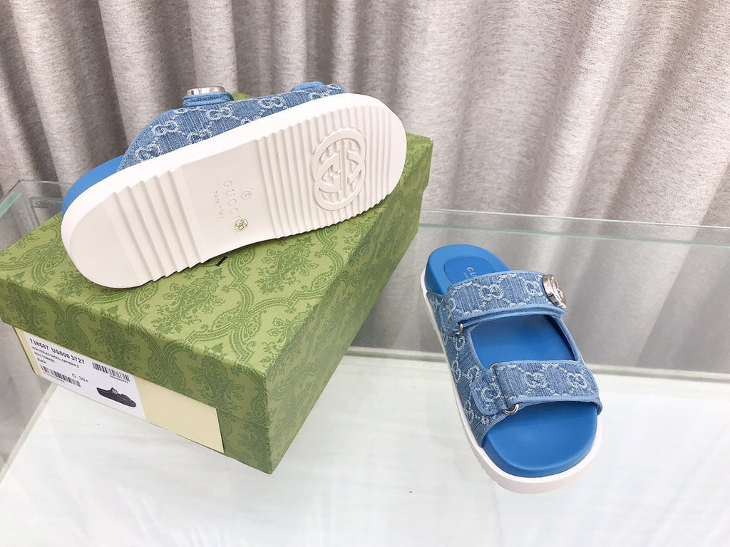 GUCCI Rubber Sole Logo Sandals Blue Caro