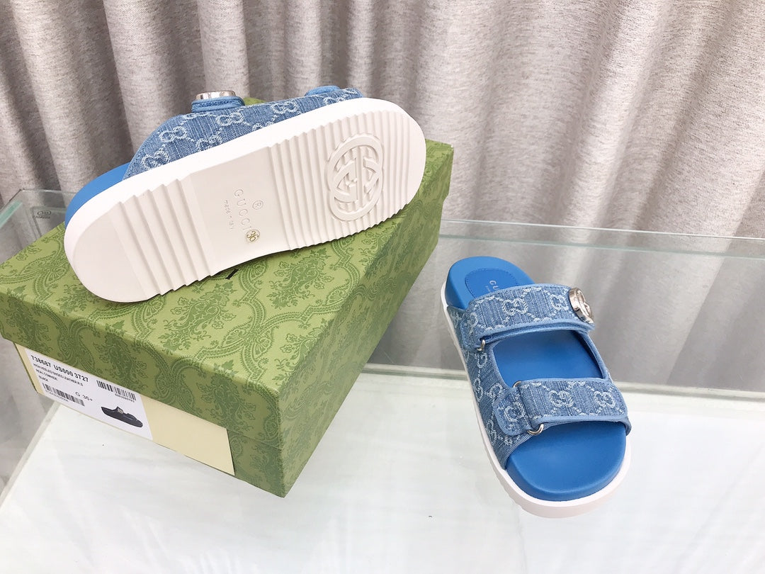 GUCCI Rubber Sole Logo Sandals Blue Caro