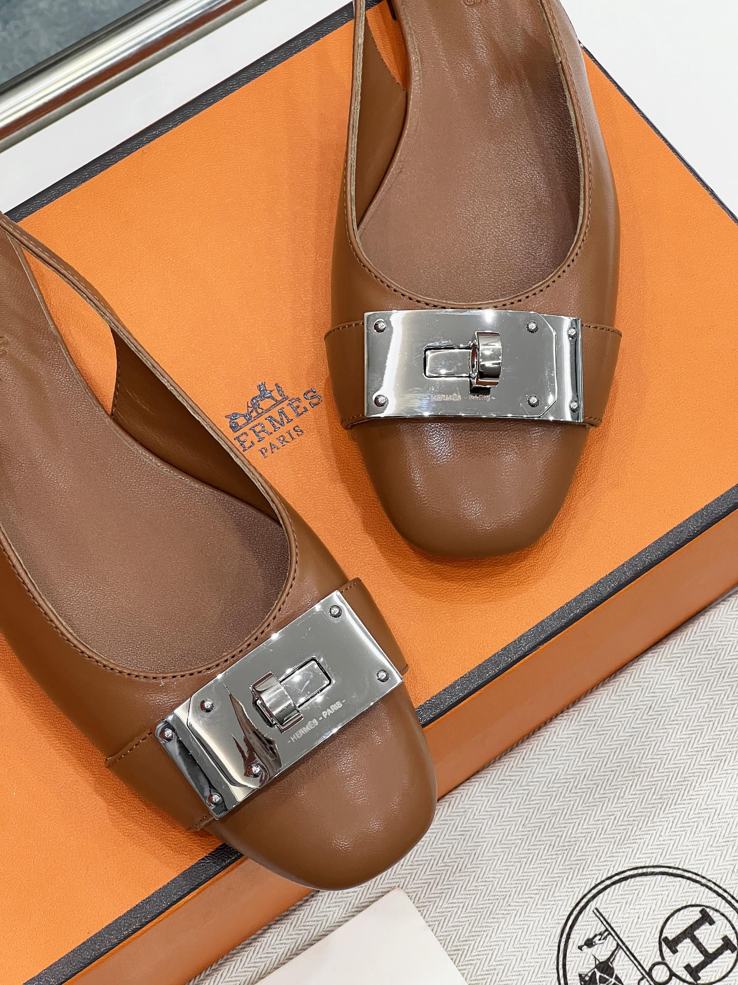 HERMES INNOCENTE SLINGBACK CARAMEL CALFSKIN