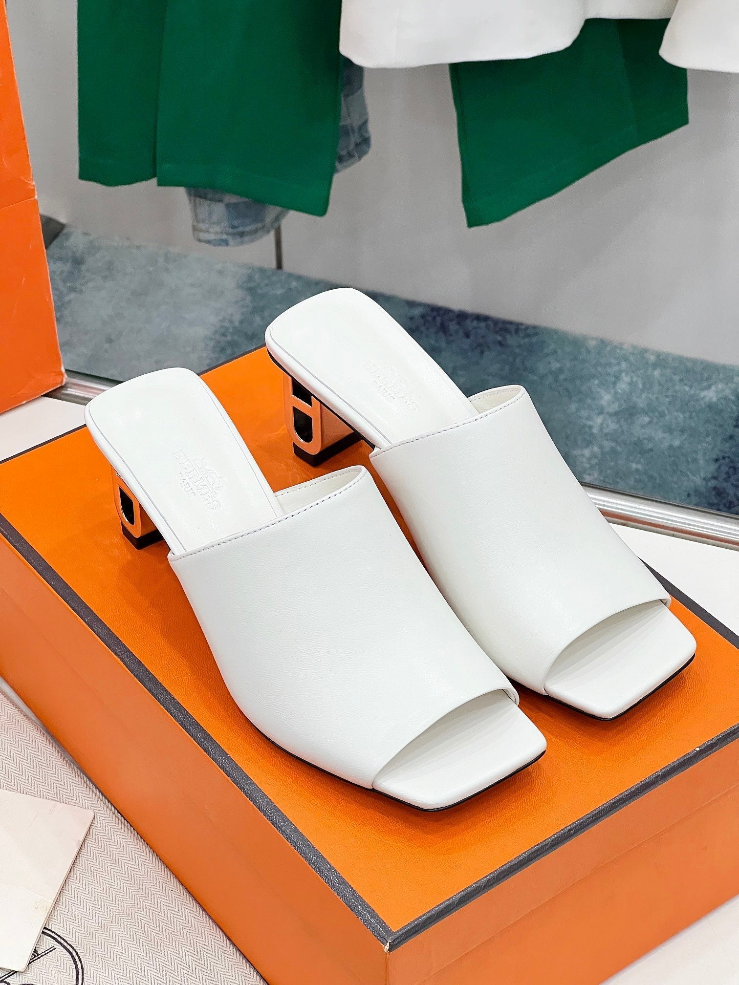 HERMES ICONIQUE 60 SANDAL IN WHITE CALFSKIN