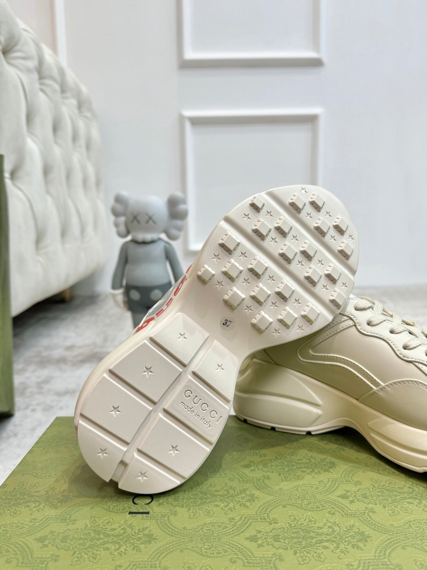 GUCCI RHYTON TRAINER WHITE LAMBSKIN WITH H LETTER