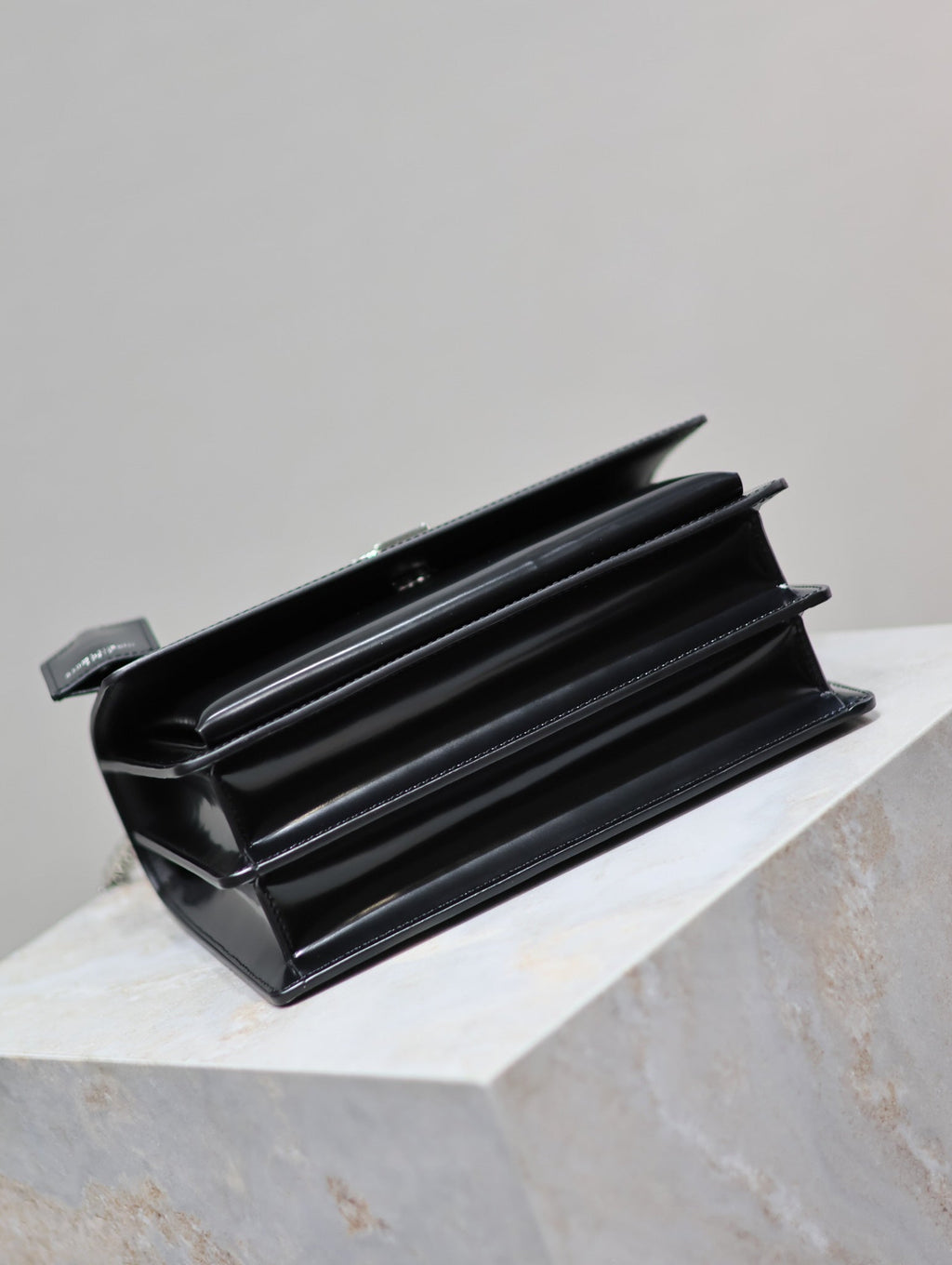 YSL 25S SUNSET MEDIUM 22 IN BLACK SHINY CALFSKIN SILVER HARDWRE