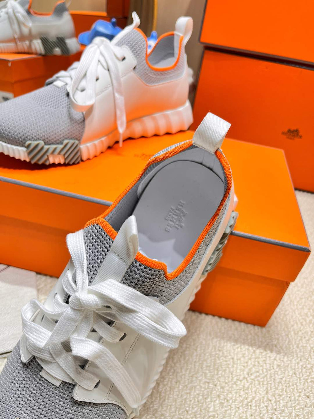 HERMES DEPART SLIP-ON SNEAKER IN WHITE MIX SHARK GRAY KNIT AND CALFSKIN