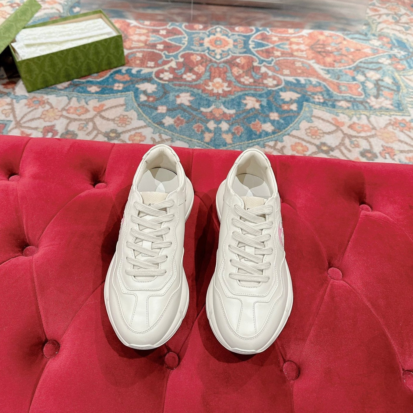 GUCCI RHYTON TRAINER WHITE CALFSKIN WITH NAVY LOGO