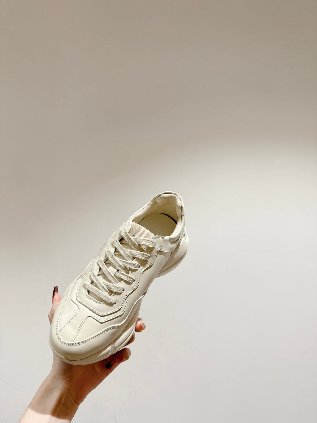 GUCCI RHYTON TRAINER WHITE CALFSKIN WITH PINK LOGO