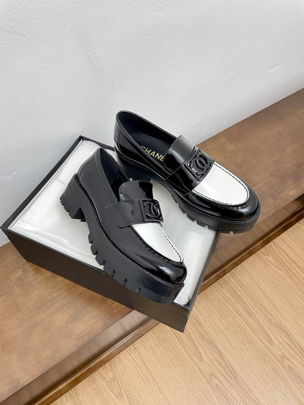 CHANEL LOAFER BLACK MIX WHITE CALFSKIN