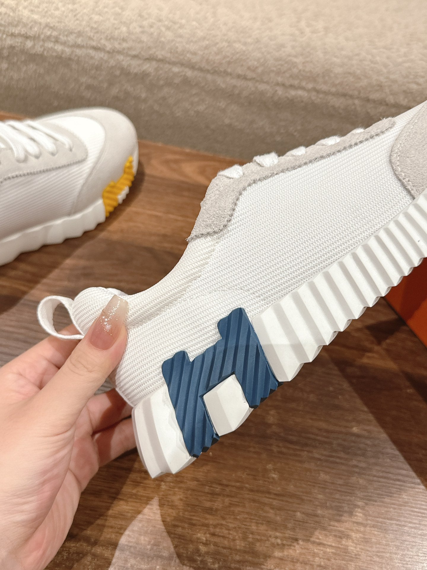HERMES MAINLAND SNEAKER IN PALE GRAY SUEDE AND WHITE BREATHABLE MESH FABRIC 959352