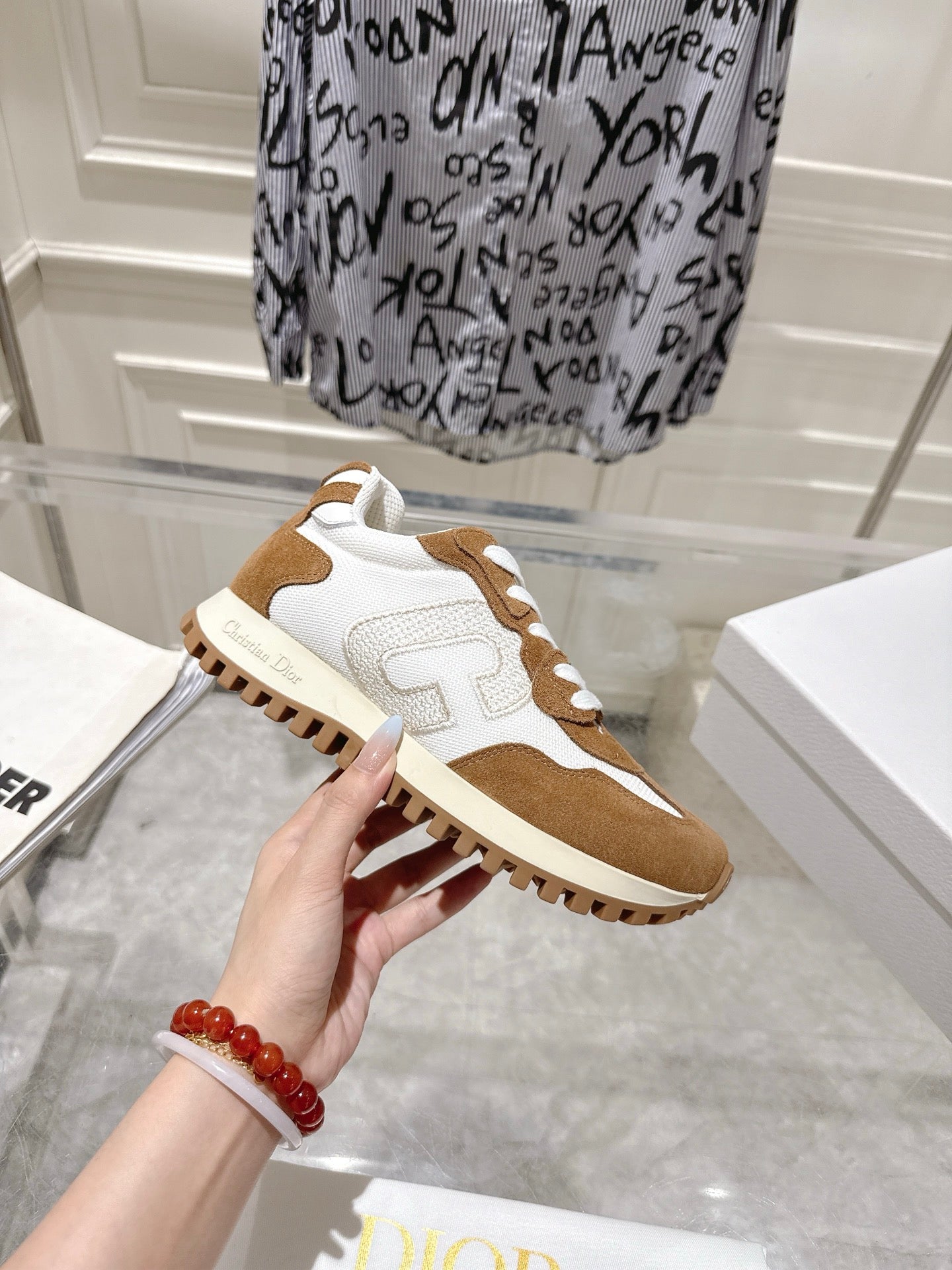 DIOR 25S C'EST  SNEAKER IN WHITE HAZELNUT CALFSKIN AND SUEDE