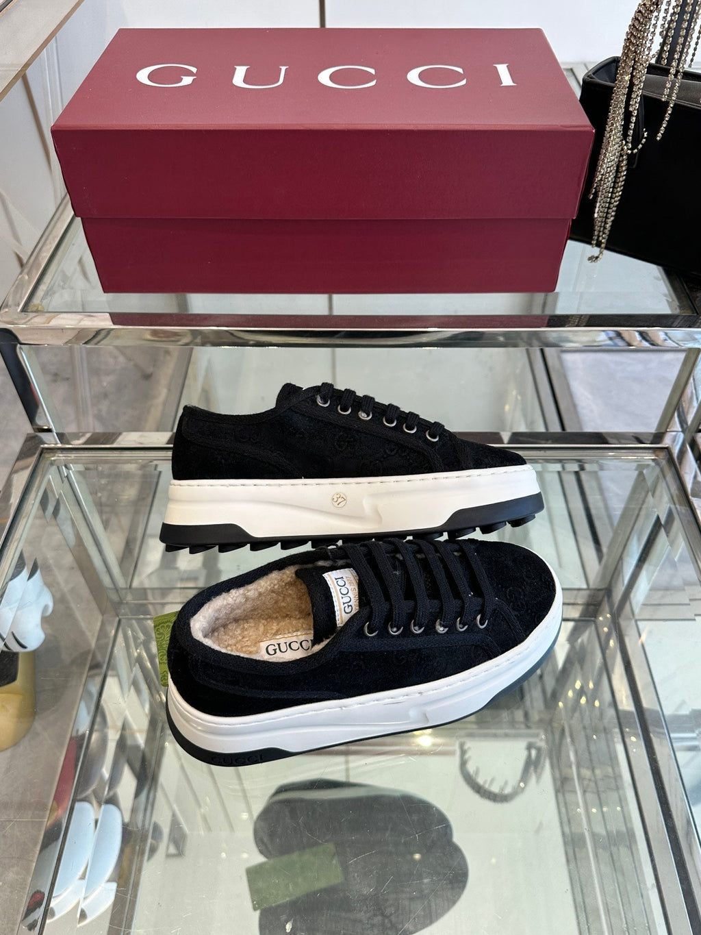 GUCCI SNEAKER IN BLACK CANVAS WITH BEIGE FLEECE LINING