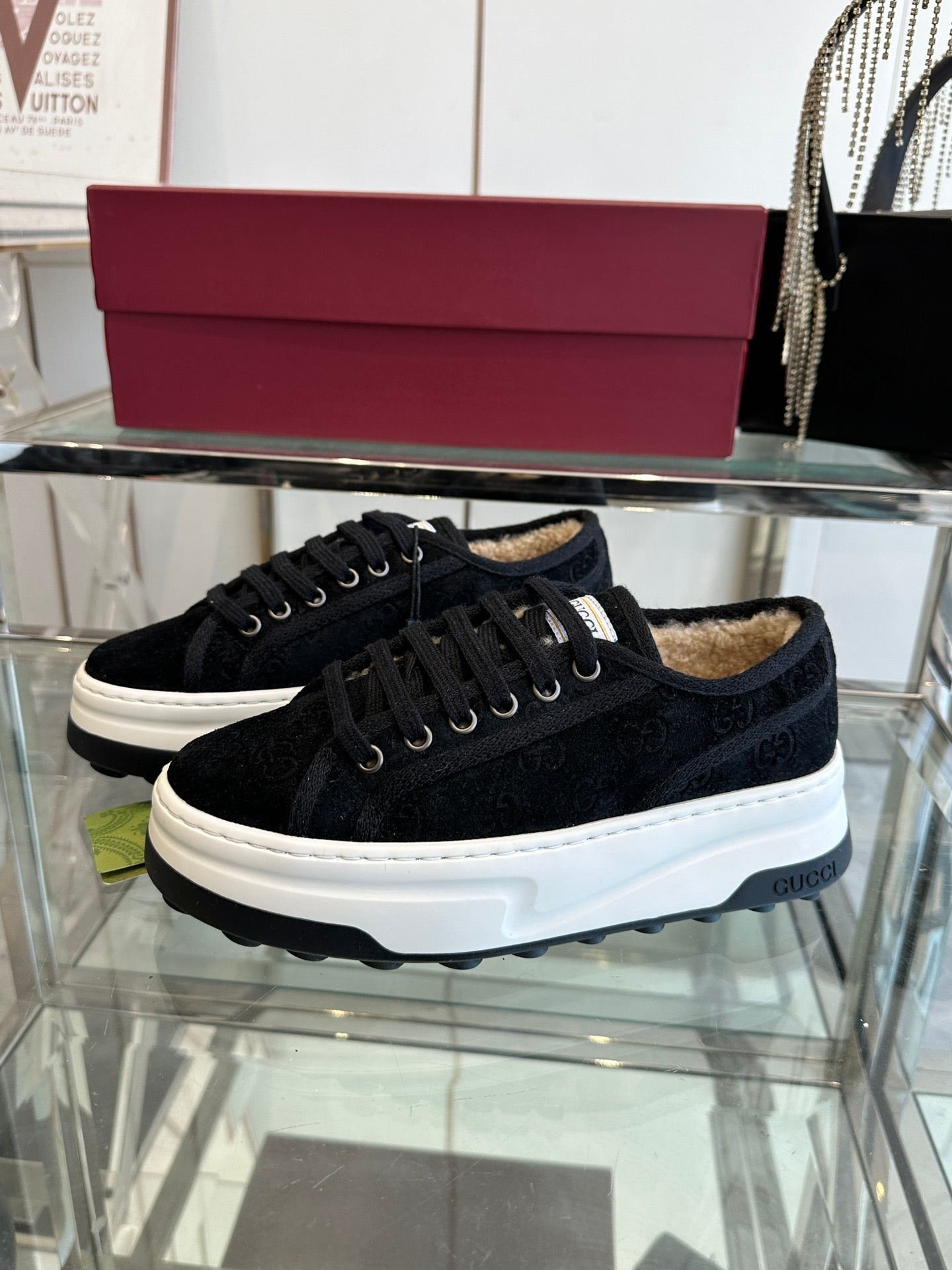 GUCCI SNEAKER IN BLACK CANVAS WITH BEIGE FLEECE LINING