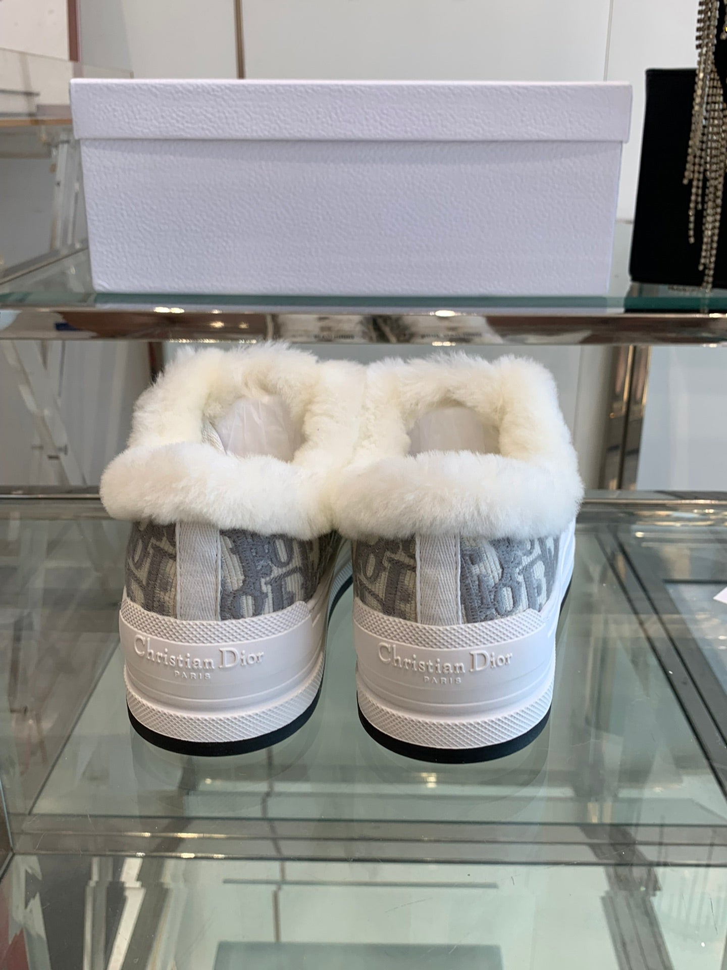 DIOR ALK'N PLATFORM SNEAKER PALE GRAY COTTON EMBROIDERED WITH OBLIQUE MOTIF AND WHITE SHEARLING