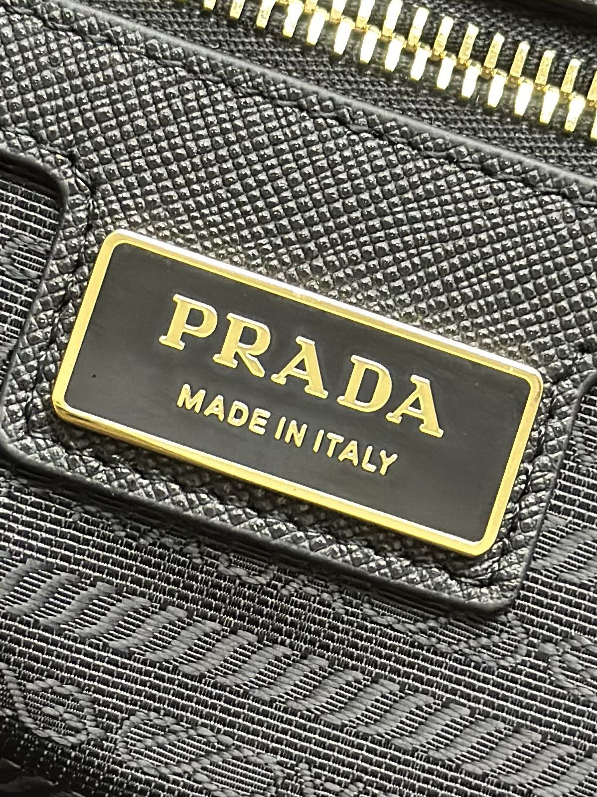 PRADA CLASSIC TOTE BAG 43 IN BLACK RE-NYLON FABRIC