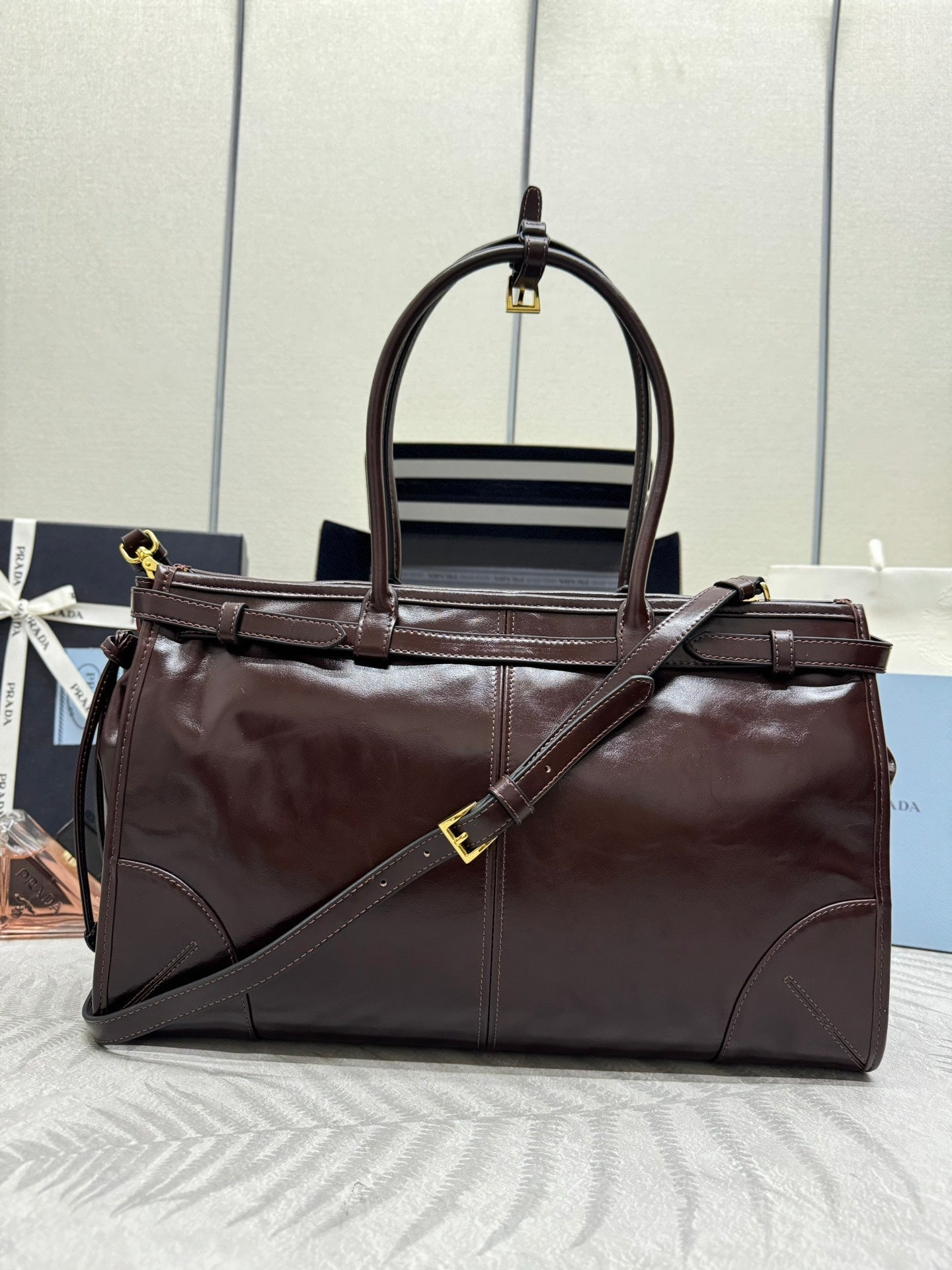 PRADA 25S BONNIE LARGE HANDBAG 38 IN RK BROWN GLOSSY CALFSKIN GOLD HARDWARE