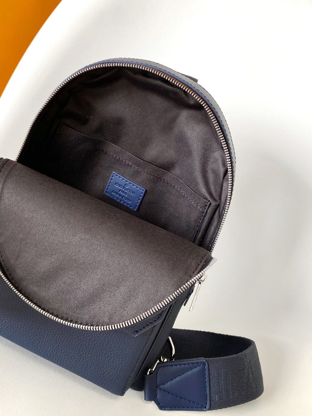 LOUIS VUITTON PILOT CROSSBAG 30 IN NAVY BLUE CALFSKIN