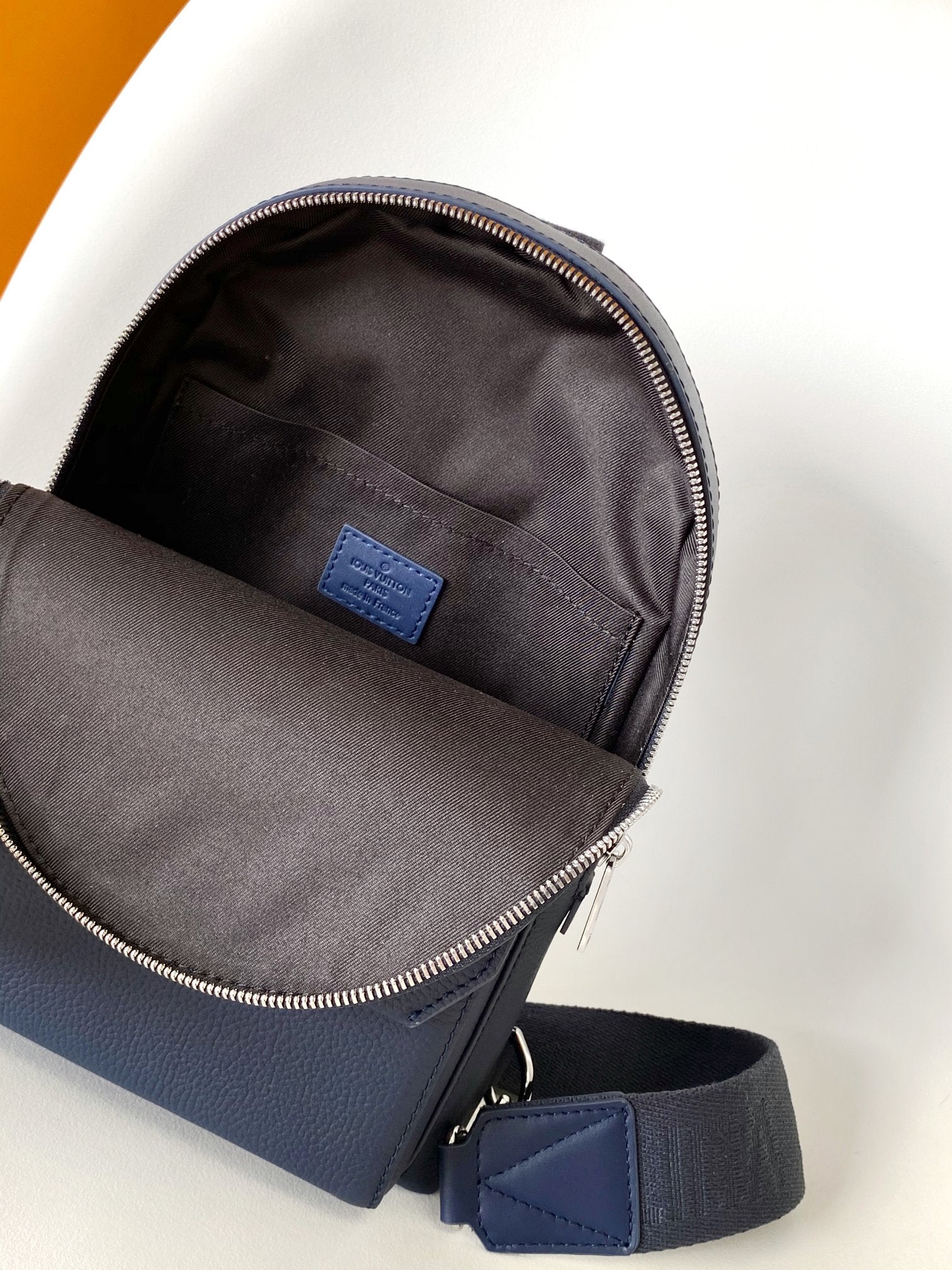 LOUIS VUITTON PILOT CROSSBAG 30 IN NAVY BLUE CALFSKIN