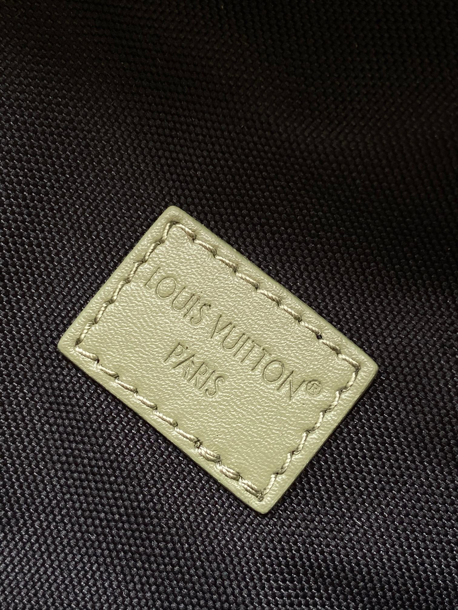 LOUIS VUITTON LV 25S DISCOVERY BUMBAG 44 IN OLIVE GREEN MONOGRAM CALFSKIN AND CANVAS