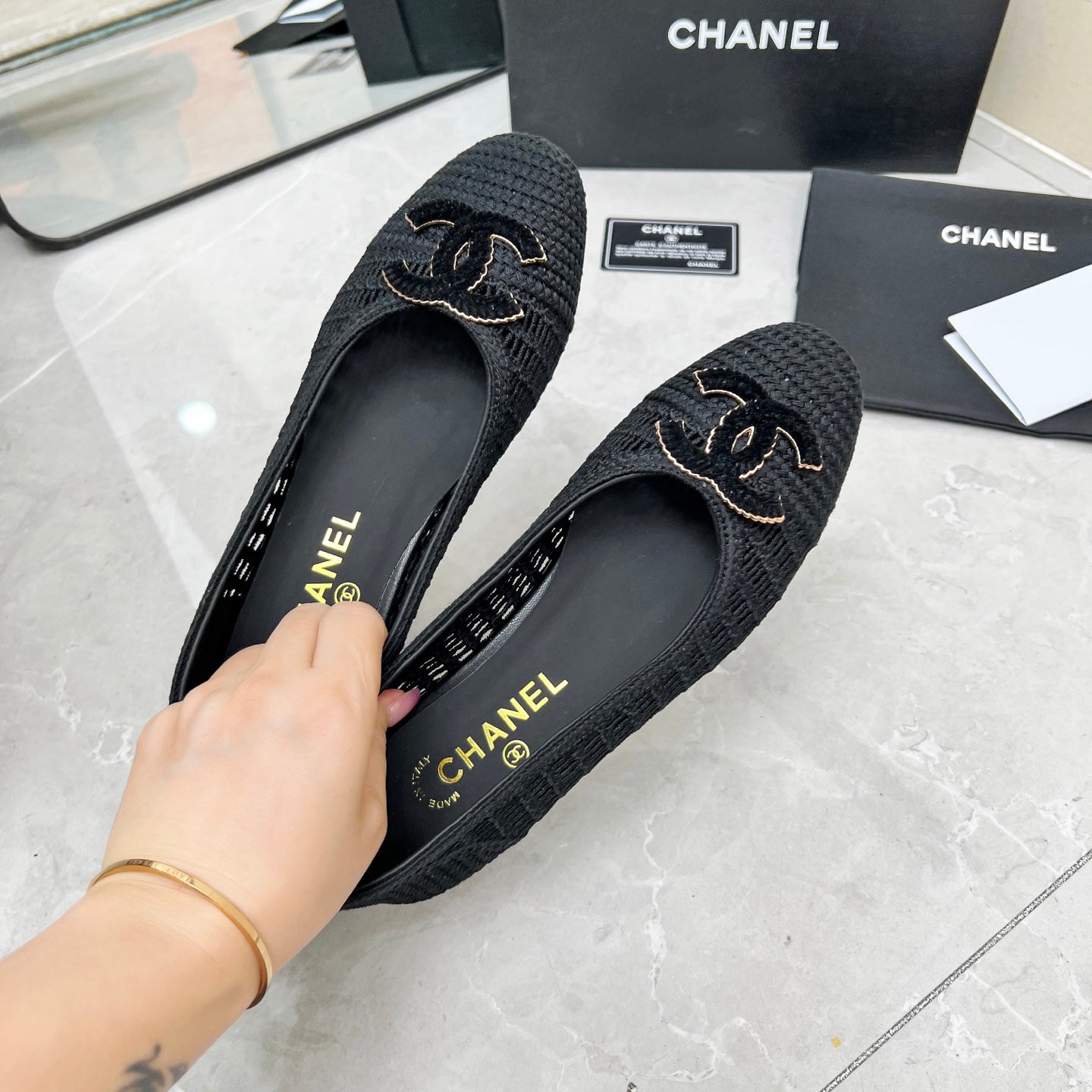 CHANEL BALLET FLAT 10 MM IN BLACK RAFFIA