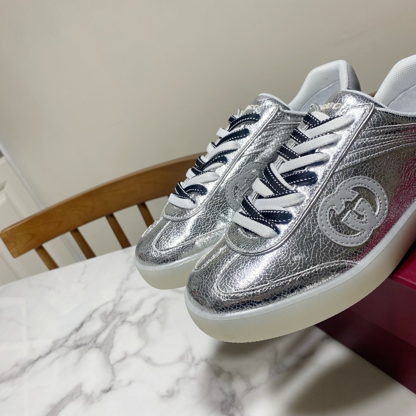 GUCCI 26S SNEAKER IN SILVER CALFSKIN