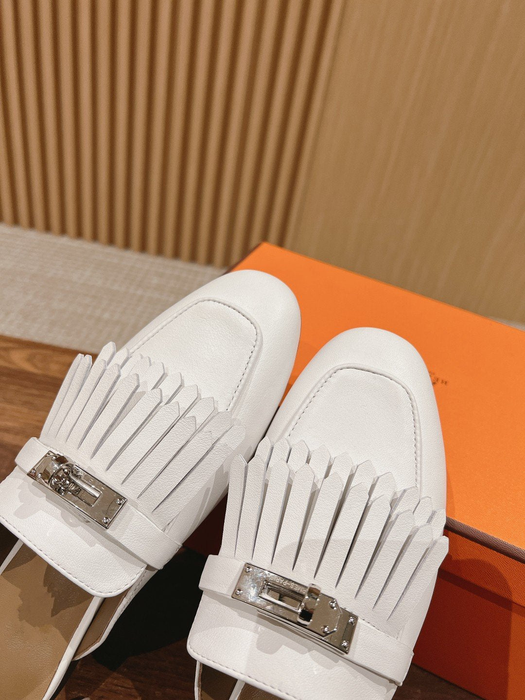 HERMES 0Z Mule Fringed White