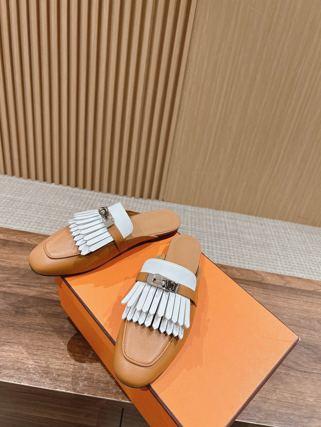 HERMES 0Z Mule Fringed Bronze