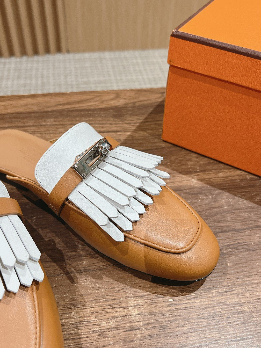 HERMES 0Z Mule Fringed Bronze