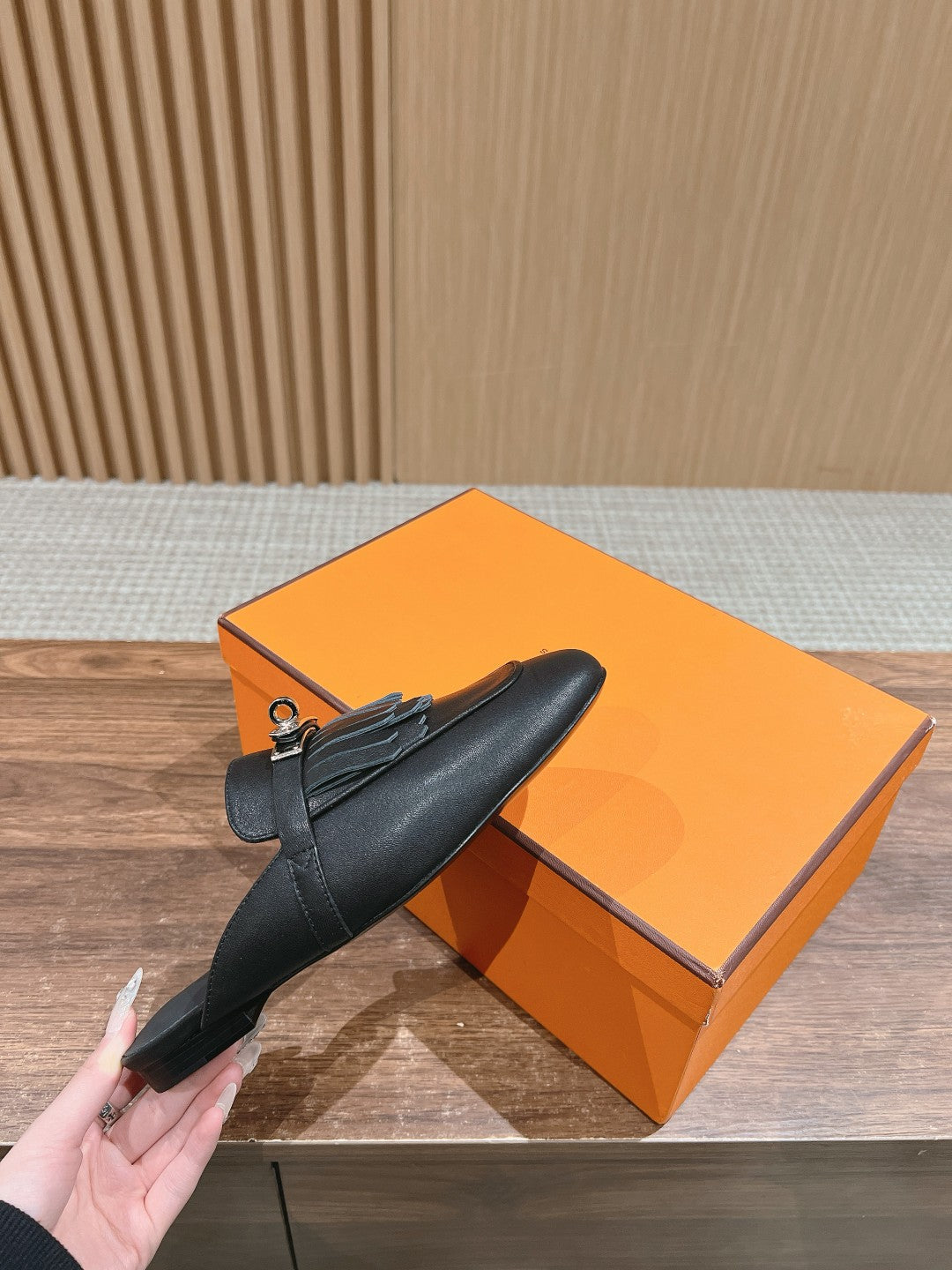 HERMES 0Z Mule Fringed Black