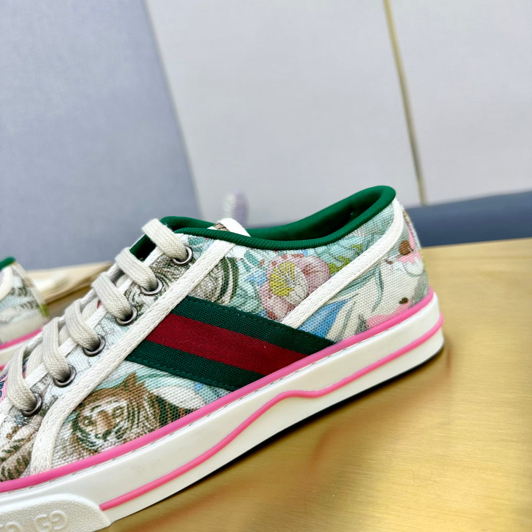 GUCCI TENNIS 1977 TRAINER CANVAS WITH TIGER MOTIF