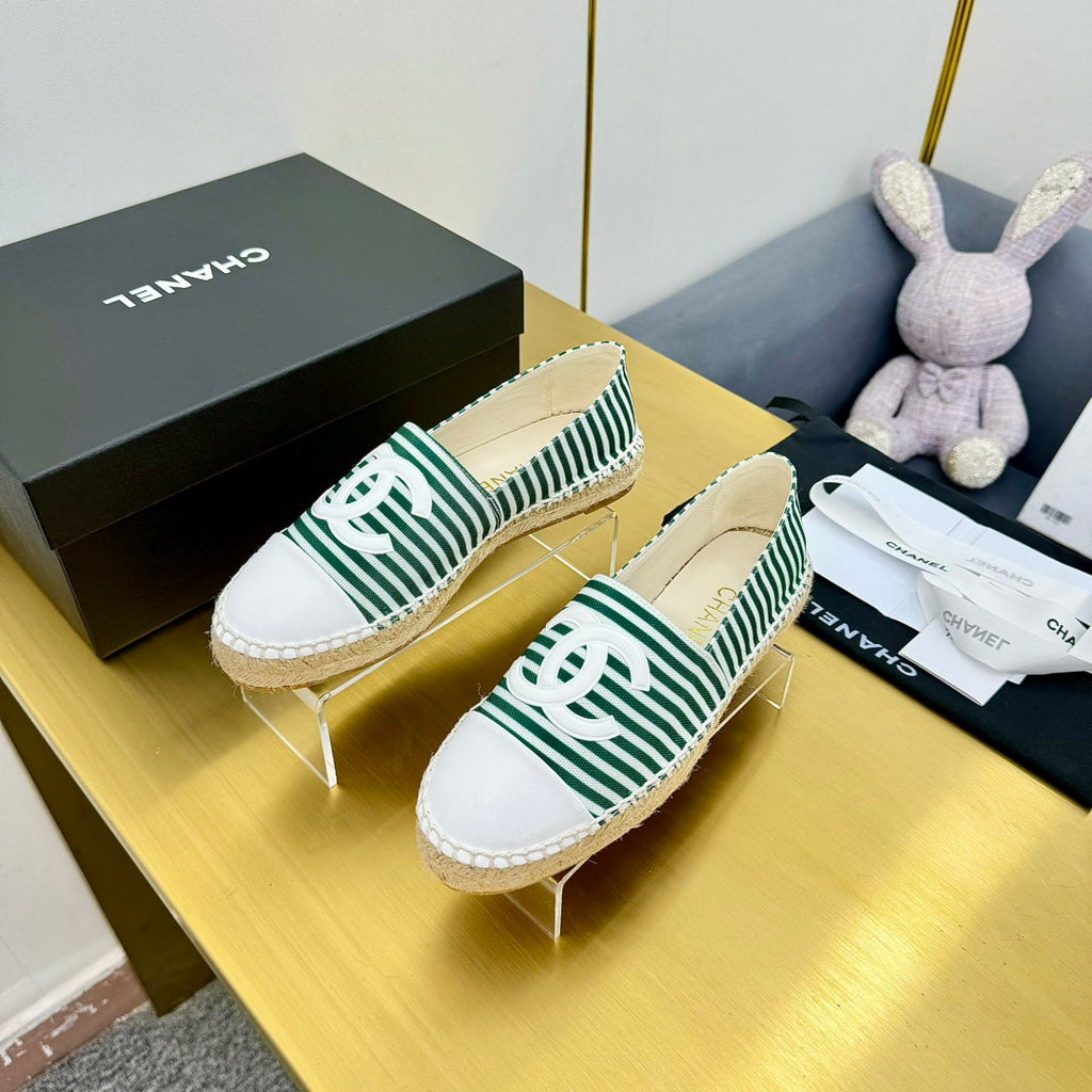 CHANEL SLIP-ON 25S IN DARK GREEN AND WHITE FABRIC WITH STRIPED PATTERN