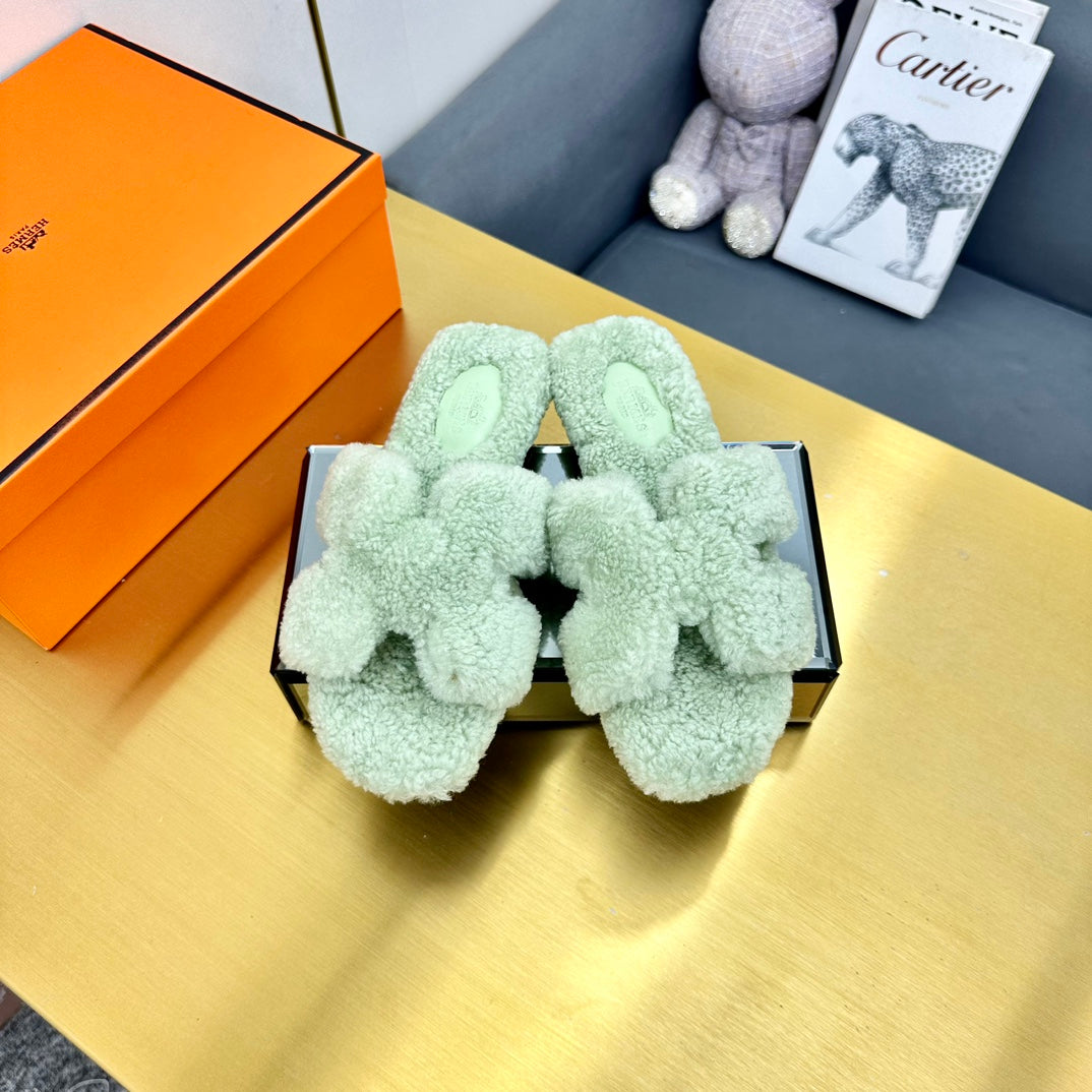 HERMES 0RAN SHEARLING SANDALS PASTEL GREEN