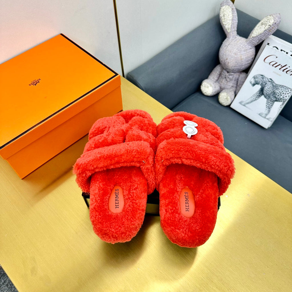 HERMES CHYPRE SANDAL IN CANDY RED SHEARLING