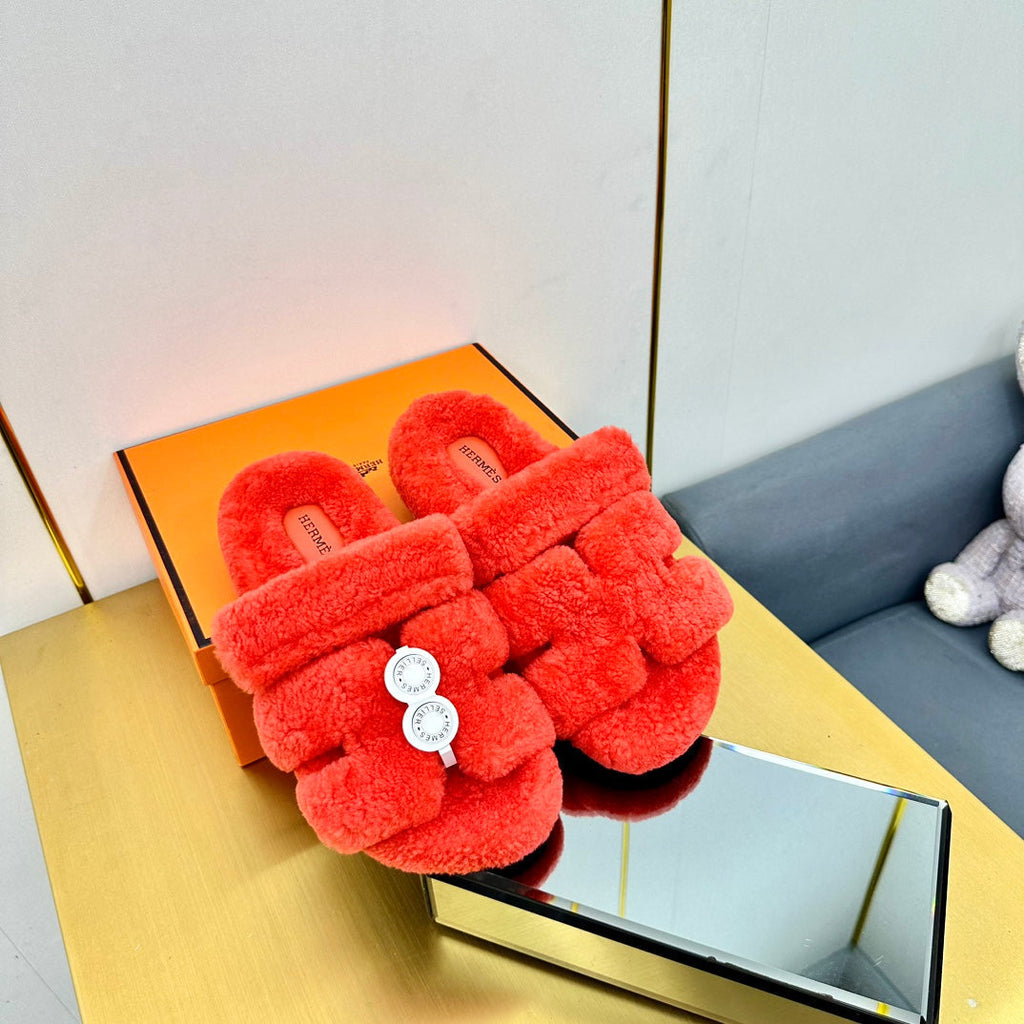 HERMES CHYPRE SANDAL IN CANDY RED SHEARLING