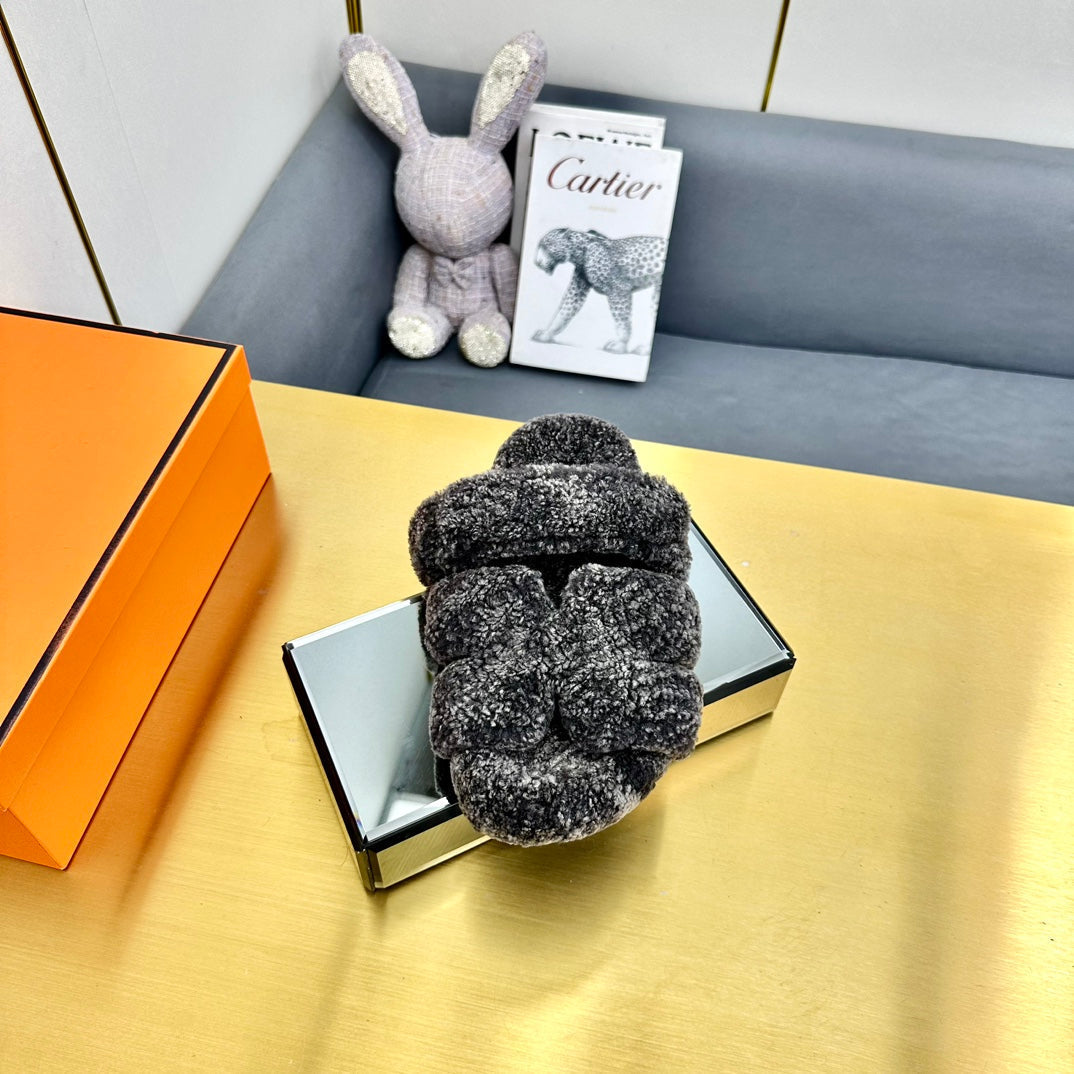 HERMES CHYPRE SANDAL IN DARK GRAY SHEARLING