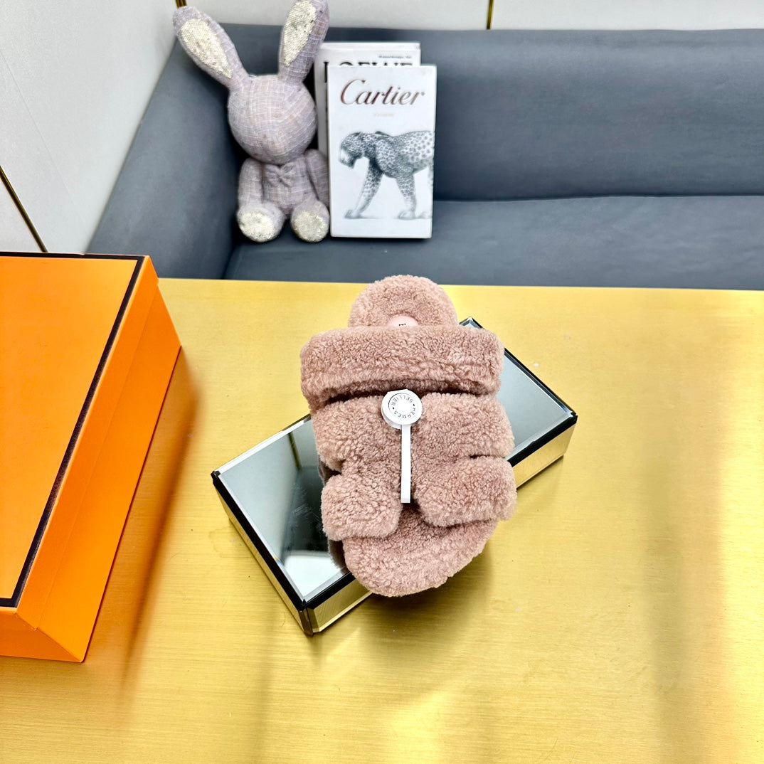 HERMES CHYPRE SANDAL LIGHT BROWN SHEARLING