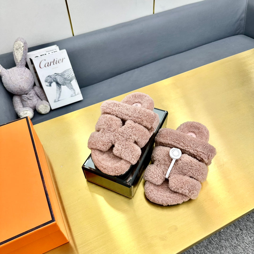 HERMES CHYPRE SANDAL LIGHT BROWN SHEARLING