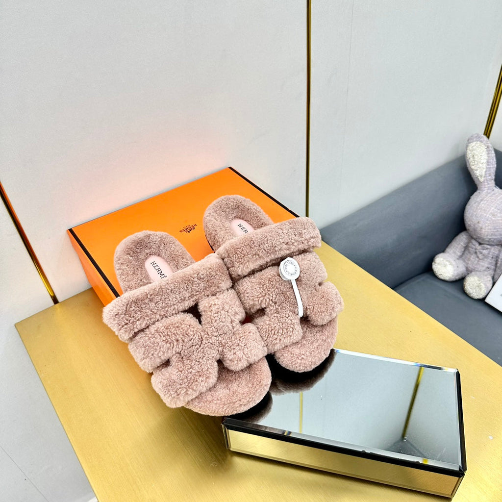 HERMES CHYPRE SANDAL LIGHT BROWN SHEARLING